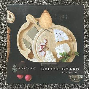 NWB Toscana Brie Cheese Board & Tools Set